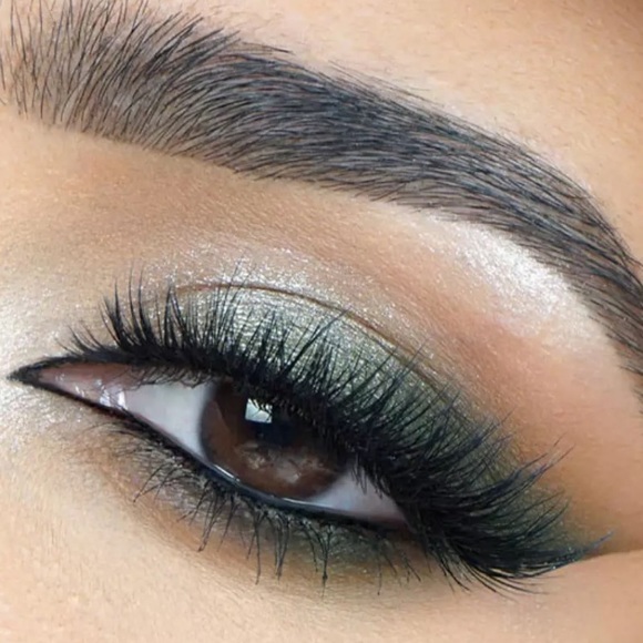 MAC Powder Kiss Soft Matte Eye Shadow Good Jeans - Picture 6 of 7